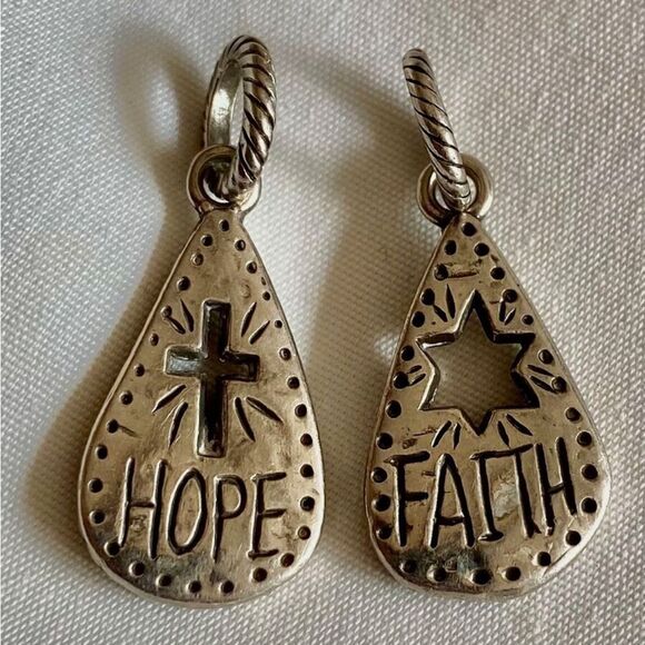 Brighton ABC Notes Silver Tone Charm HOPE And Faith Cross Pendant 1 1/2" - Picture 3 of 7